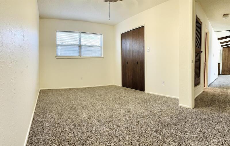 4424 75th Dr - Photo 7 of 11