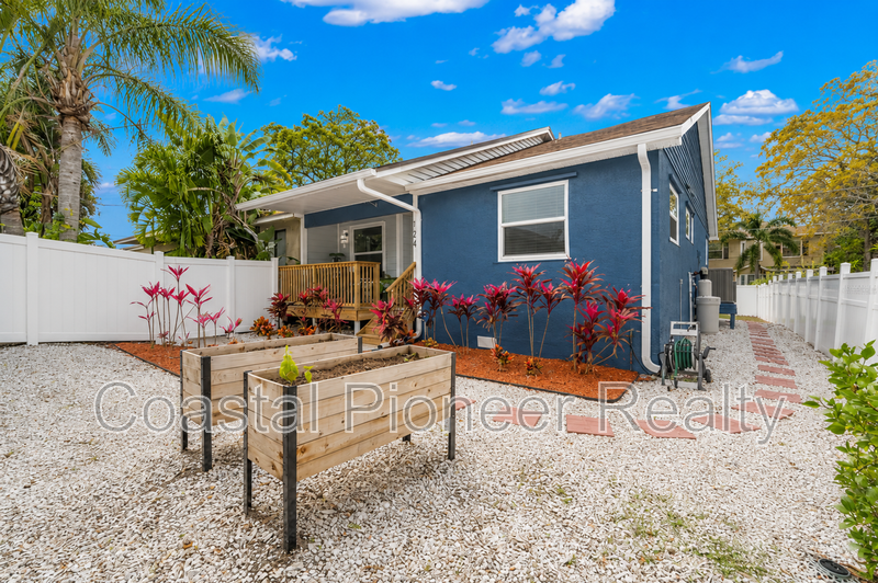 124 Anclote Rd - Photo 2 of 18