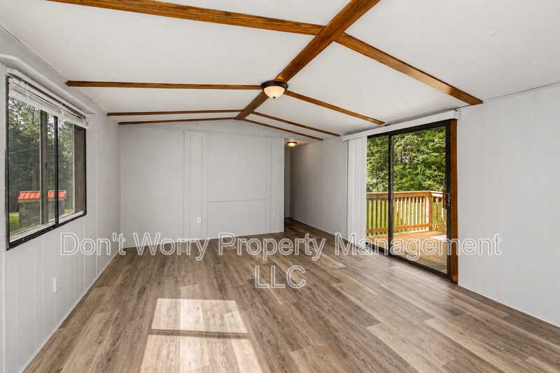1086 Frye Rd - Photo 4 of 13