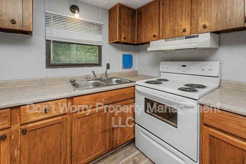 967 Frye Rd - Photo 3 of 10