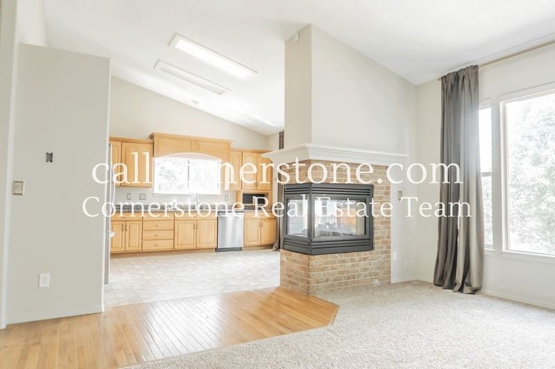 4640 Kashmire Dr - Photo 4 of 28