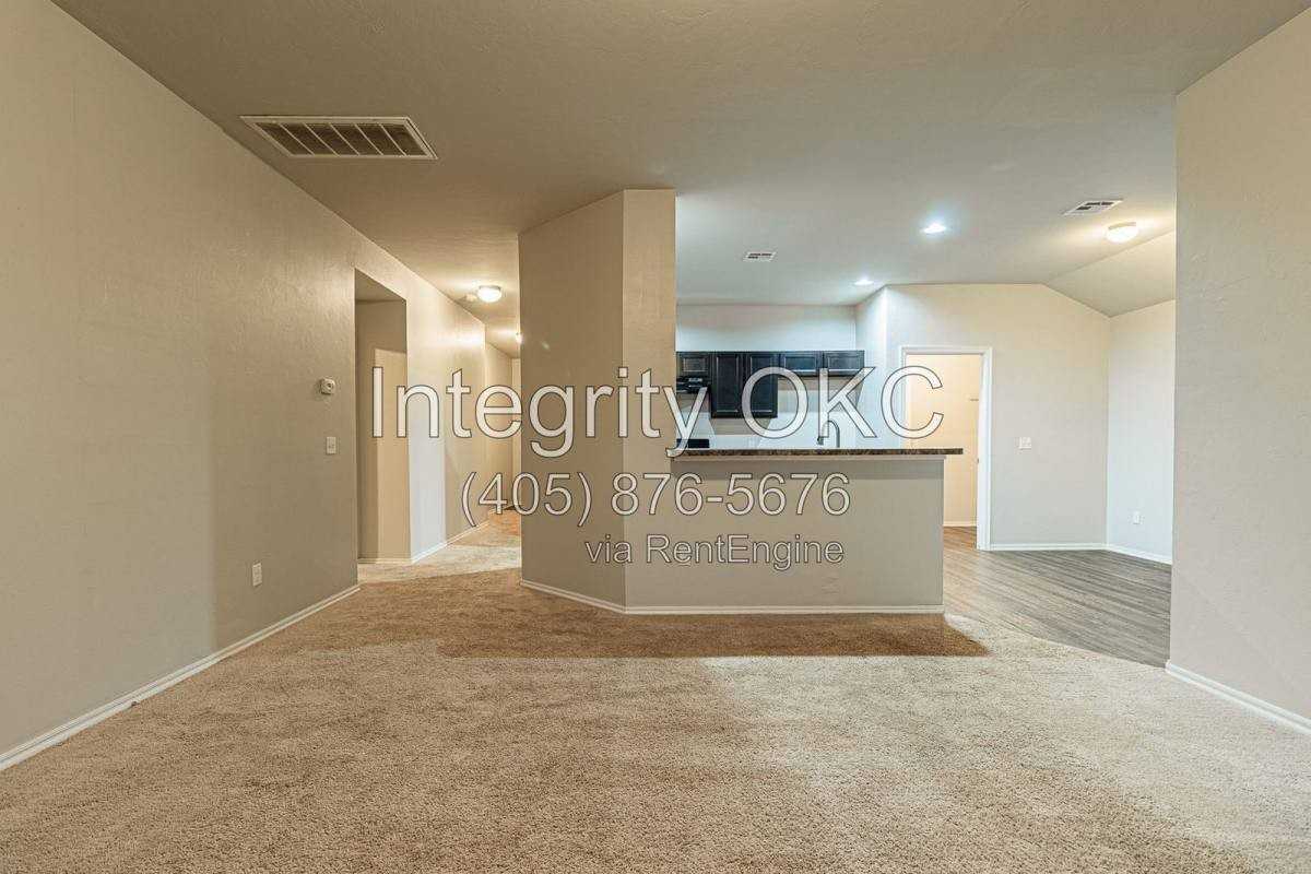 13233 Bridgewater Dr #1 - Photo 7 of 10