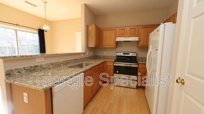 5305 Pitch Pine Ct - Photo 4 of 14