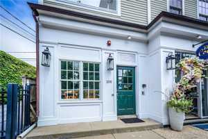 featured image of 106 William St ##2