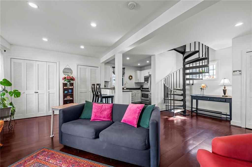 2 Lasalle Pl - Photo 5 of 21