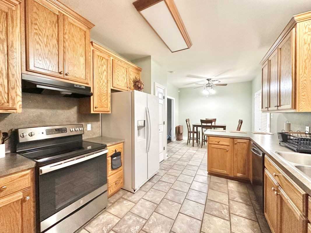 10211 Webb Rd - Photo 5 of 25