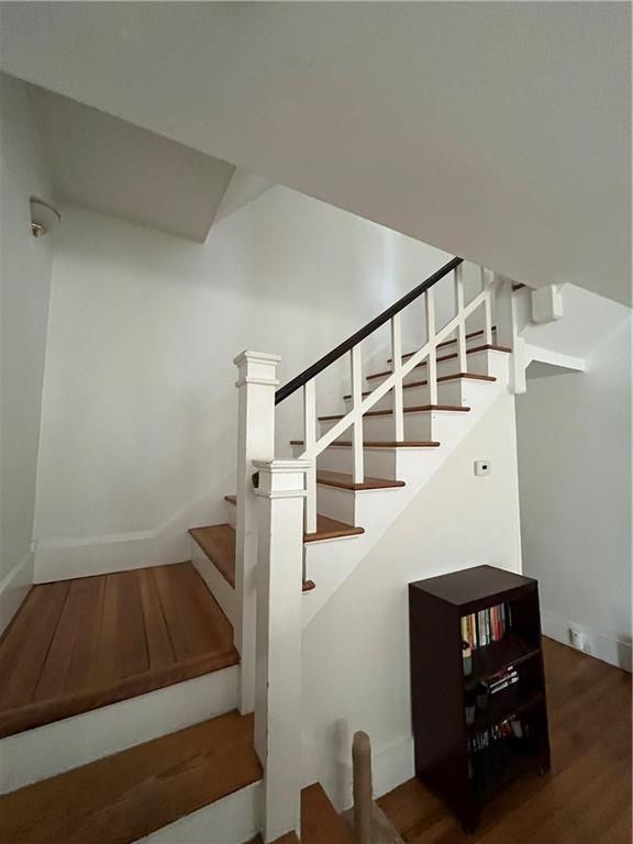 19 Pell St - Photo 7 of 25