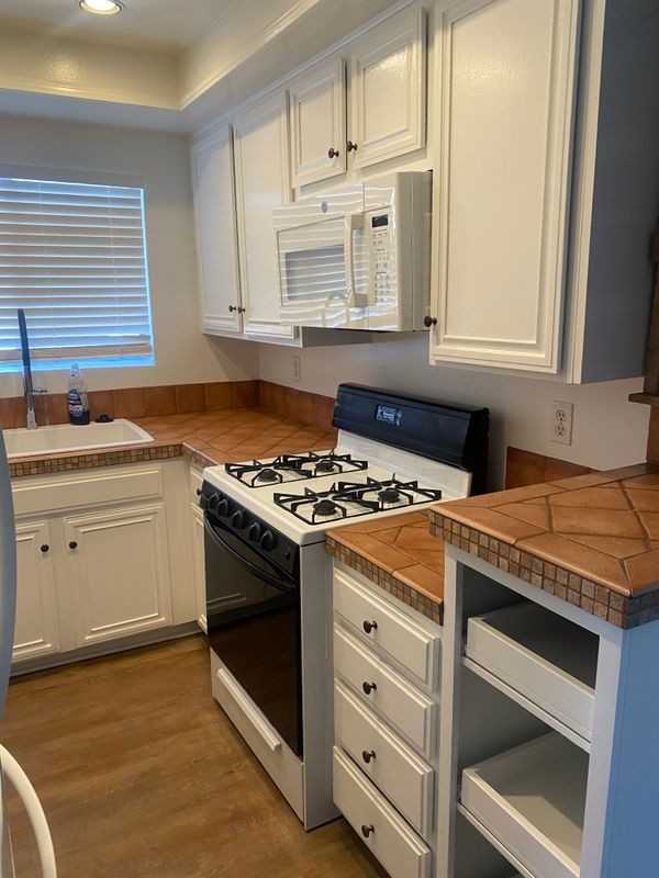 1136 Acadia Pl - Photo 3 of 11