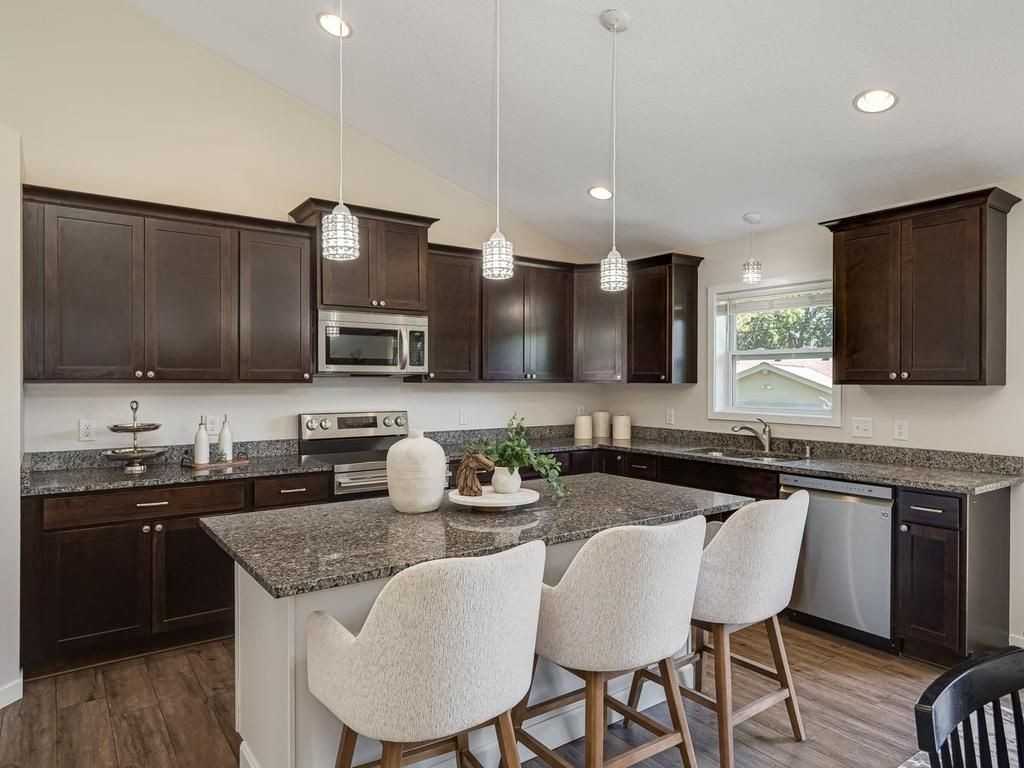 85 Maple Island Rd - Photo 4 of 13