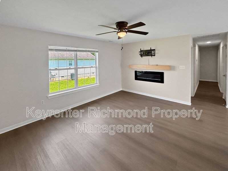 4717 Altair Rd - Photo 2 of 12