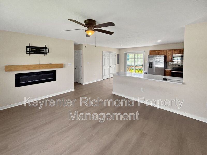4717 Altair Rd - Photo 3 of 12