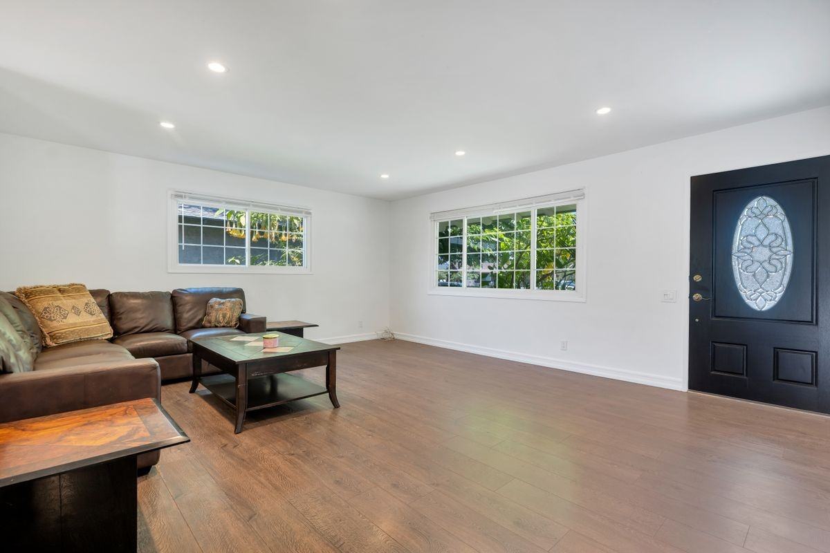 23957 Vanowen St - Photo 5 of 7