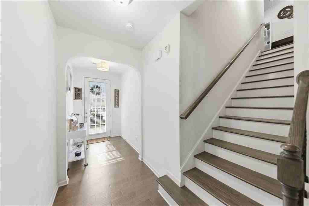 5527 Radford Loop - Photo 6 of 27