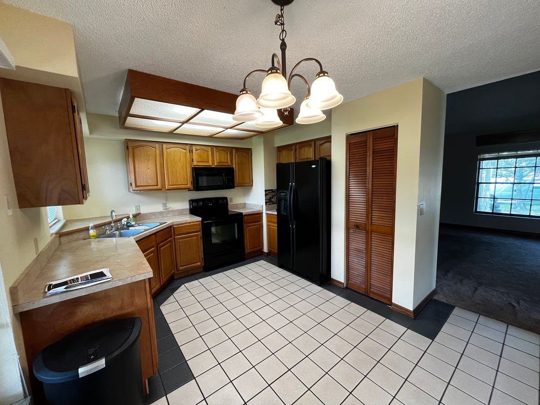 2277 Pomeroy Rd - Photo 2 of 9