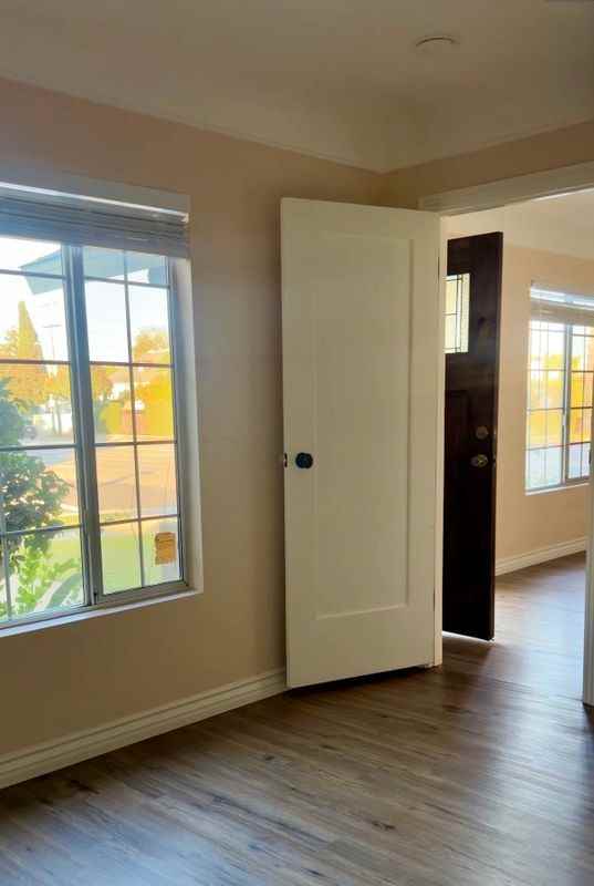 2149 Greenfield Ave - Photo 5 of 14