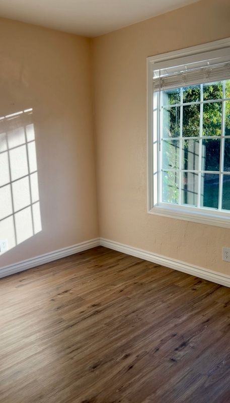 2149 Greenfield Ave - Photo 6 of 14
