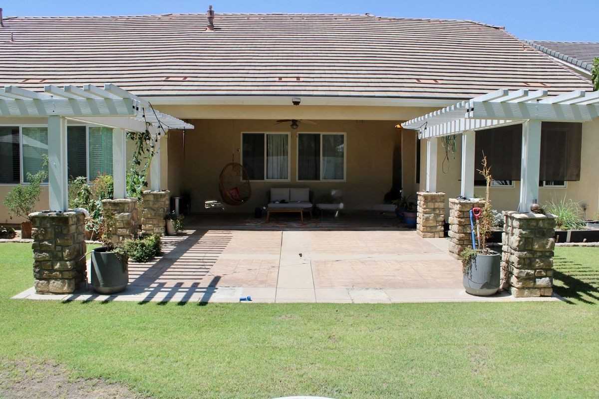 2722 Oakley St - Photo 5 of 32