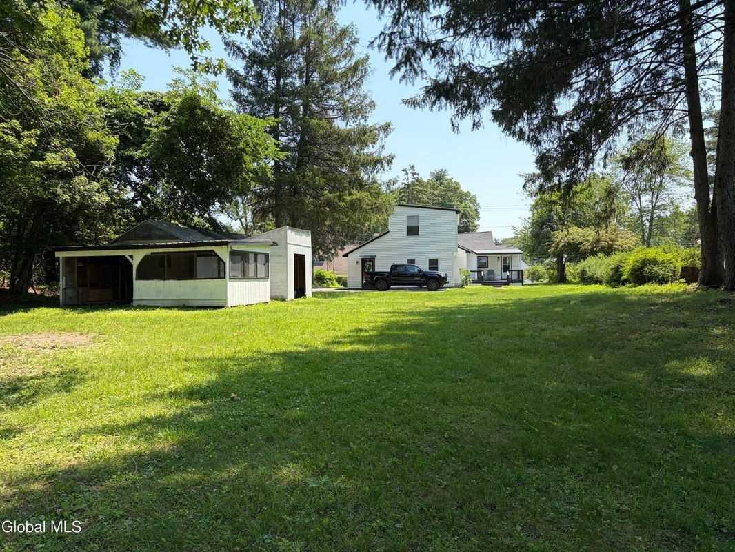 905 Balltown Rd - Photo 2 of 5