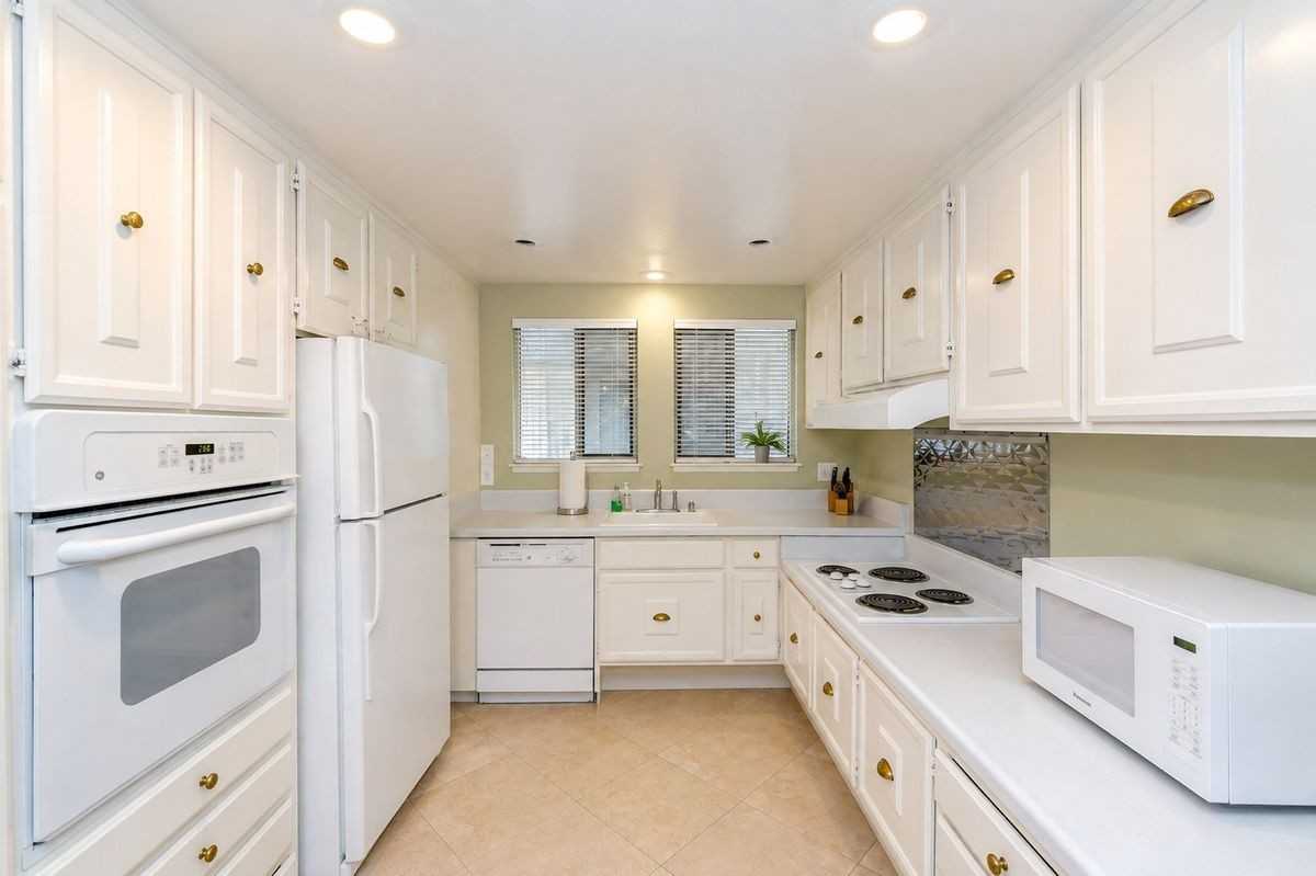 678 Via Alhambra ##C - Photo 5 of 21