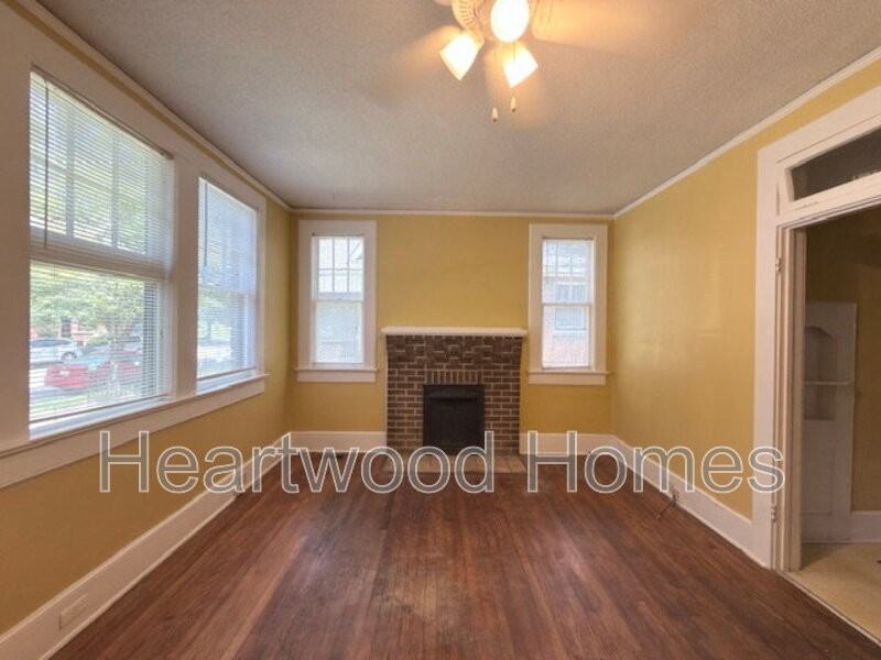 1408 Victoria St - Photo 2 of 31