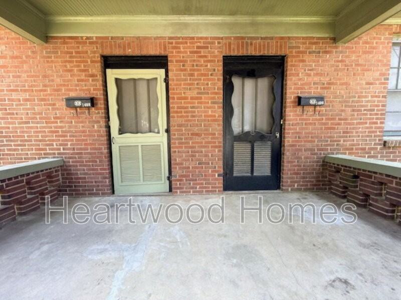 1408 Victoria St - Photo 6 of 31