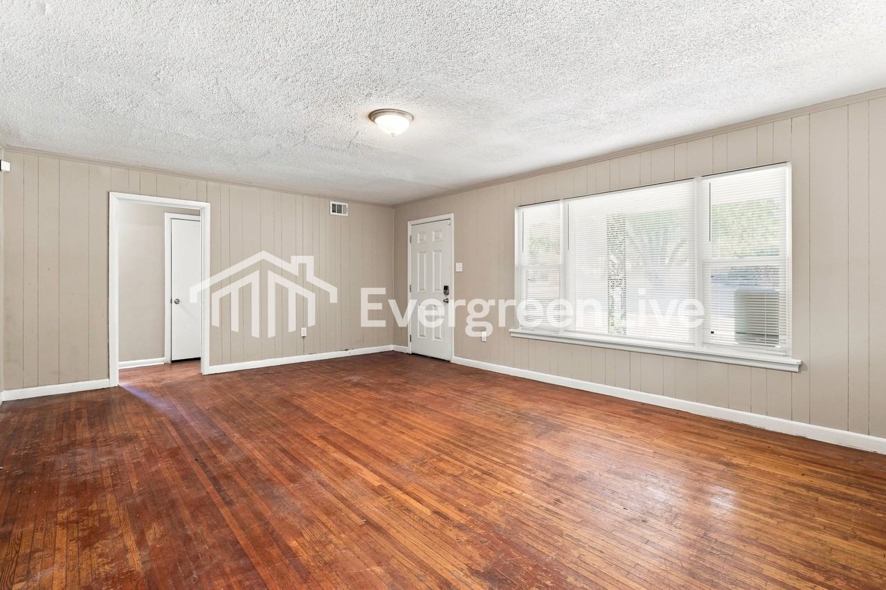 1700 S Jackson St - Photo 2 of 15