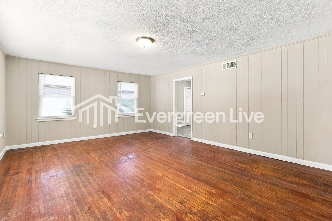 1700 S Jackson St - Photo 3 of 15