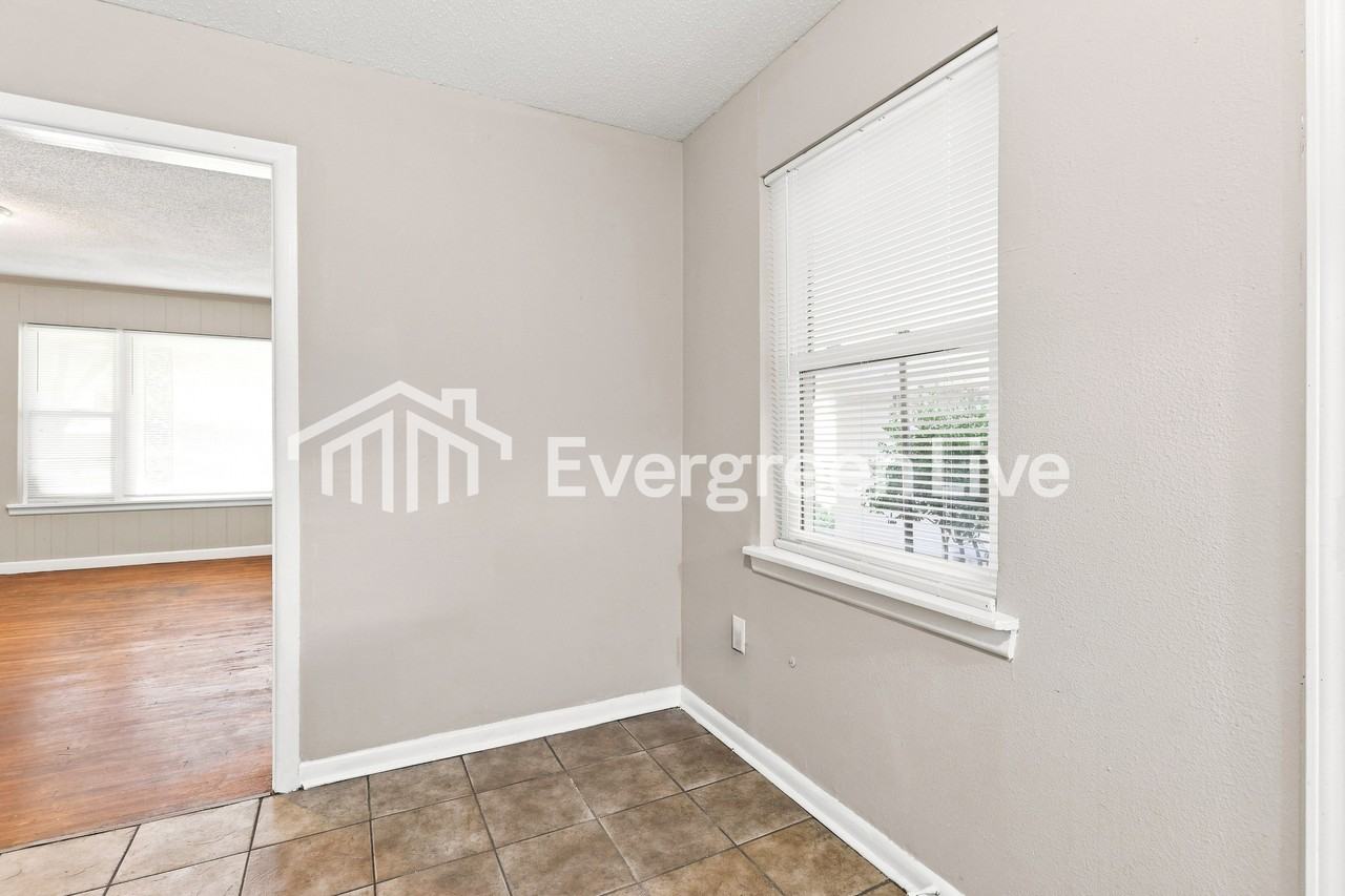 1700 S Jackson St - Photo 5 of 15