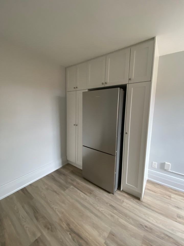 45 Clinton St #2 - Photo 4 of 15