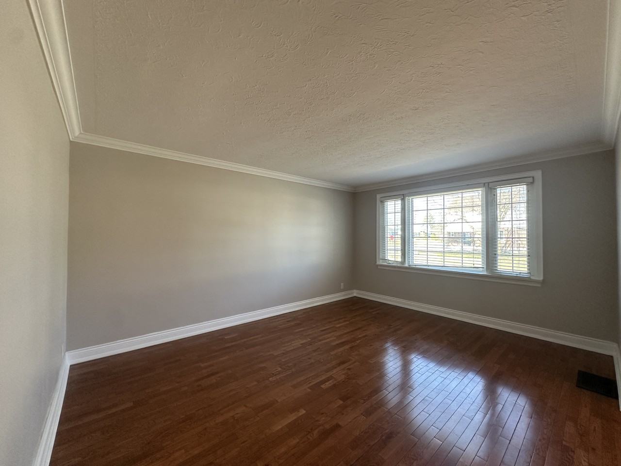 190 Highland Ave - Photo 3 of 18