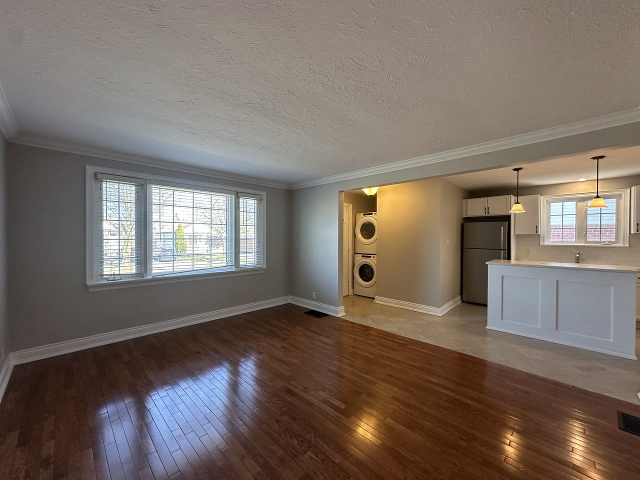 190 Highland Ave - Photo 4 of 18