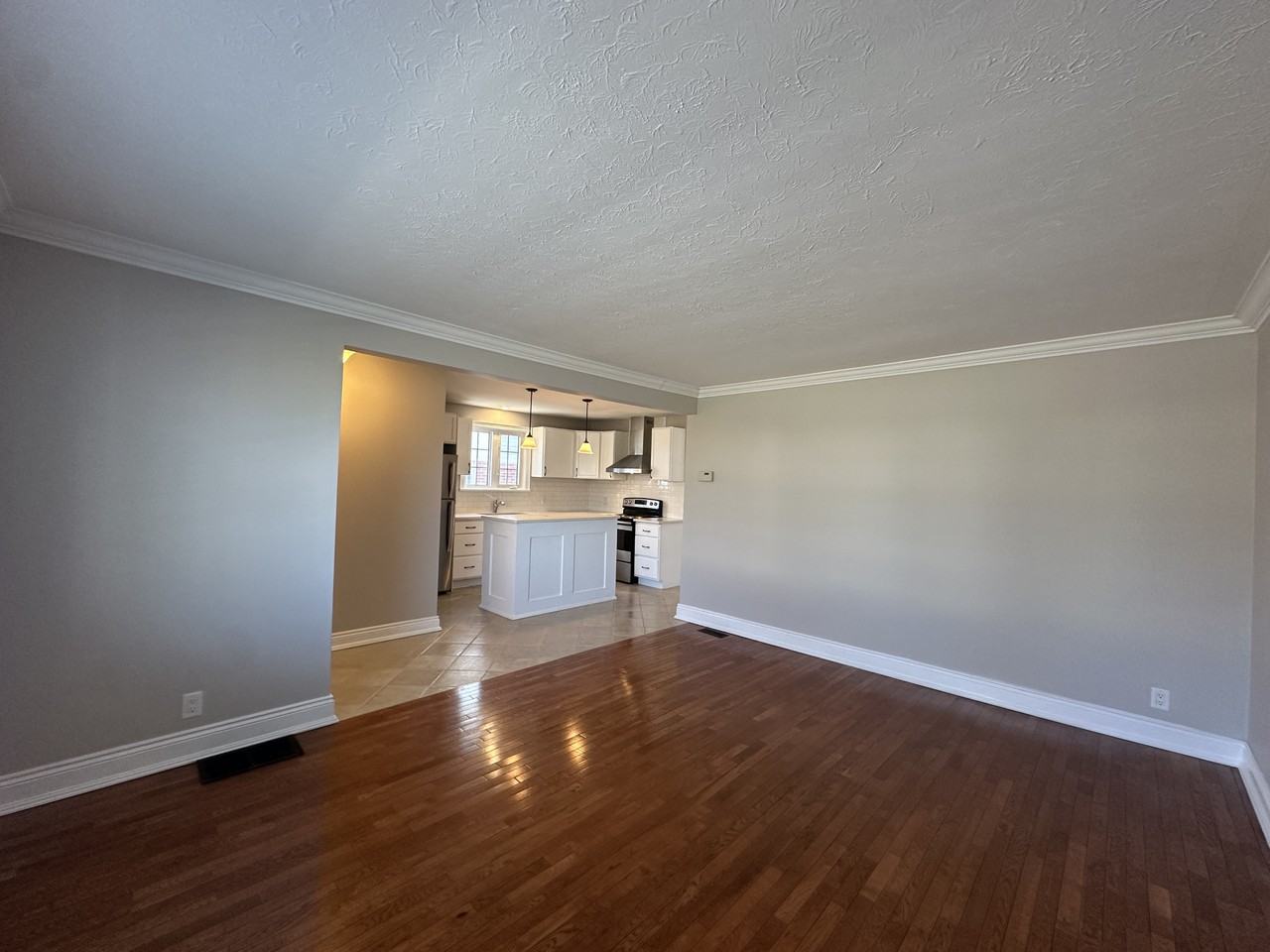 190 Highland Ave - Photo 5 of 18