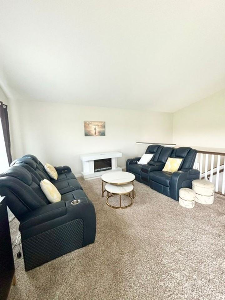 4634 9th St Ne - Photo 2 of 21