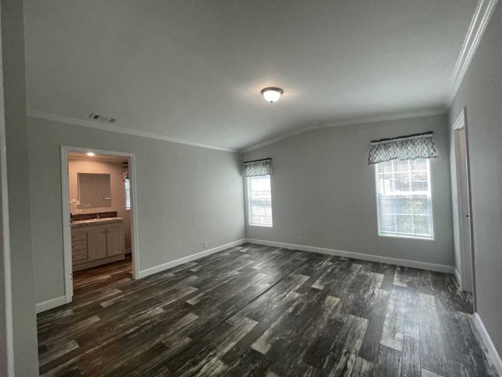 90 Barry Ct - Photo 3 of 26