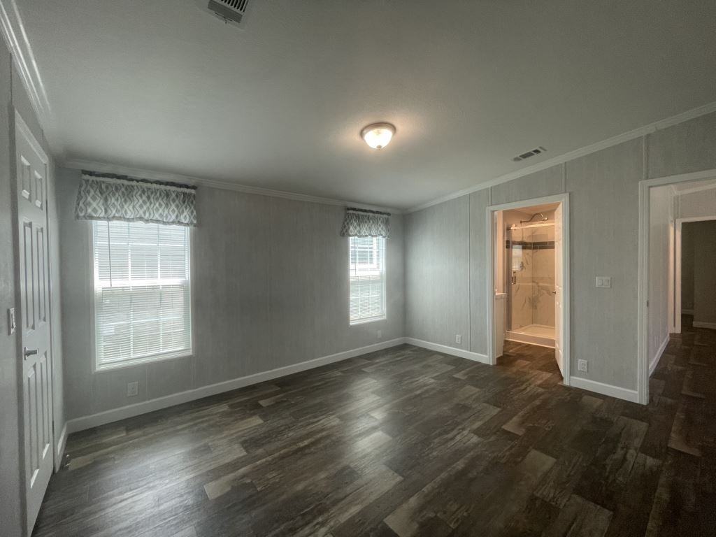 93 Lisa Dr - Photo 3 of 26