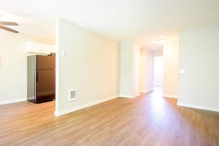 1555 Se Stark St - Photo 1 of 1