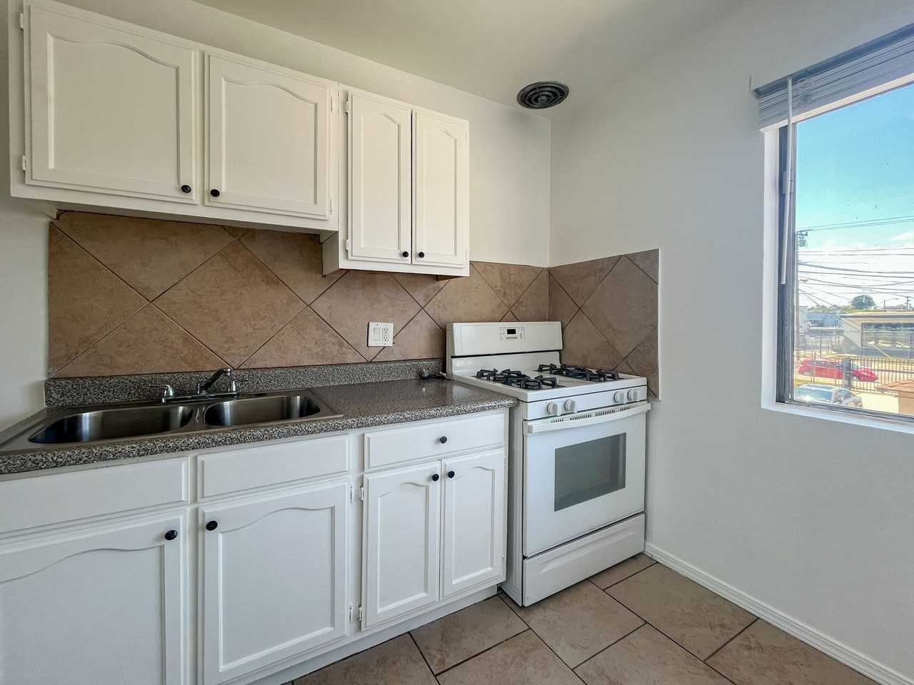 4240 El Segundo Blvd - Photo 2 of 9