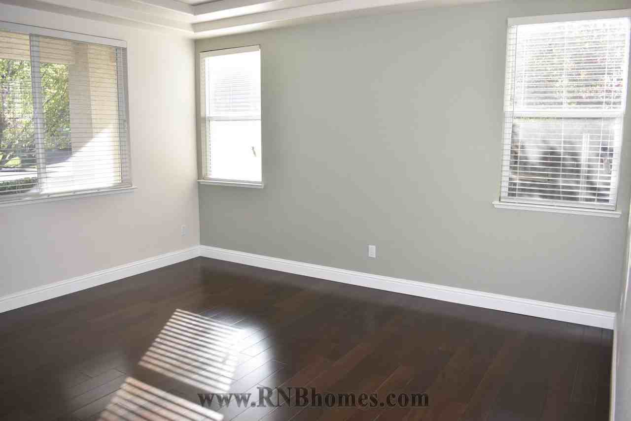 630 Rogers Cir - Photo 3 of 41