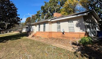 featured image of 909 E 1st St