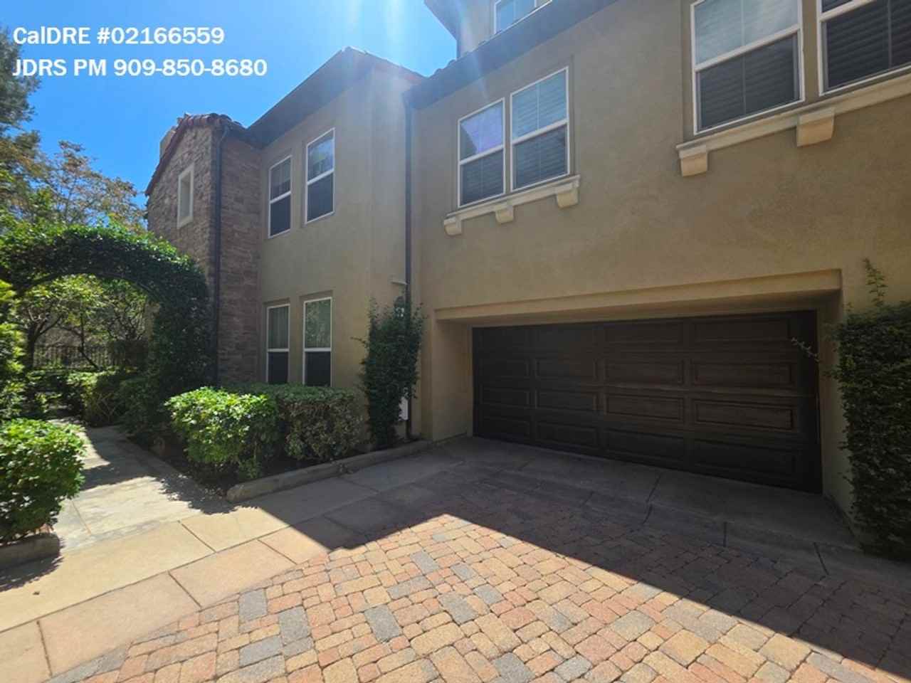 121 Roadrunner - Photo 2 of 21