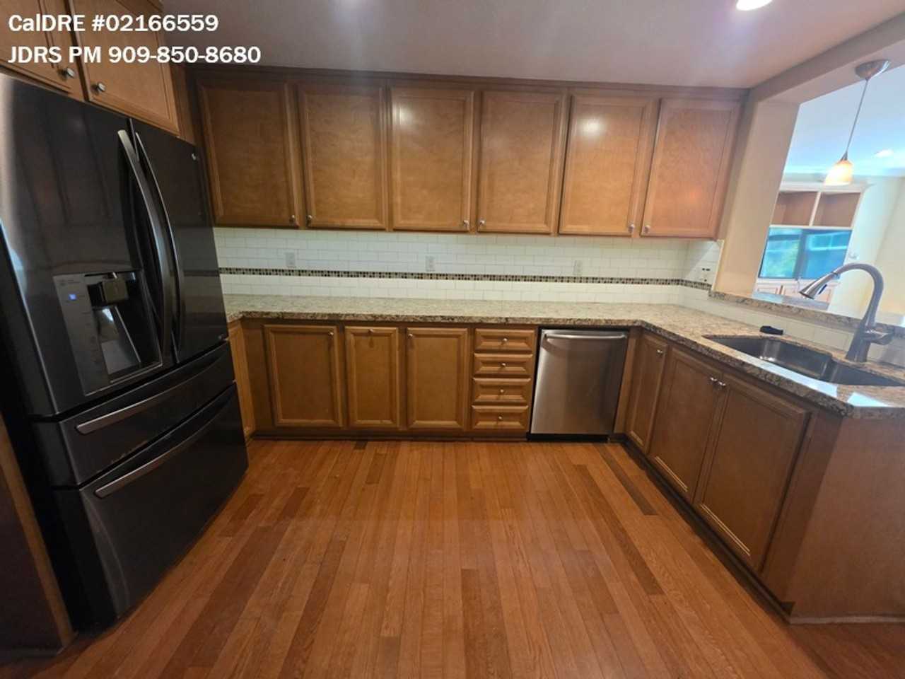 121 Roadrunner - Photo 5 of 21