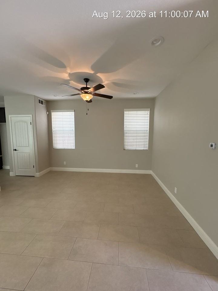 3923 W Jerome Ave - Photo 4 of 26