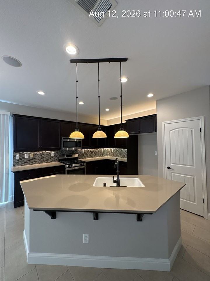 3923 W Jerome Ave - Photo 6 of 26