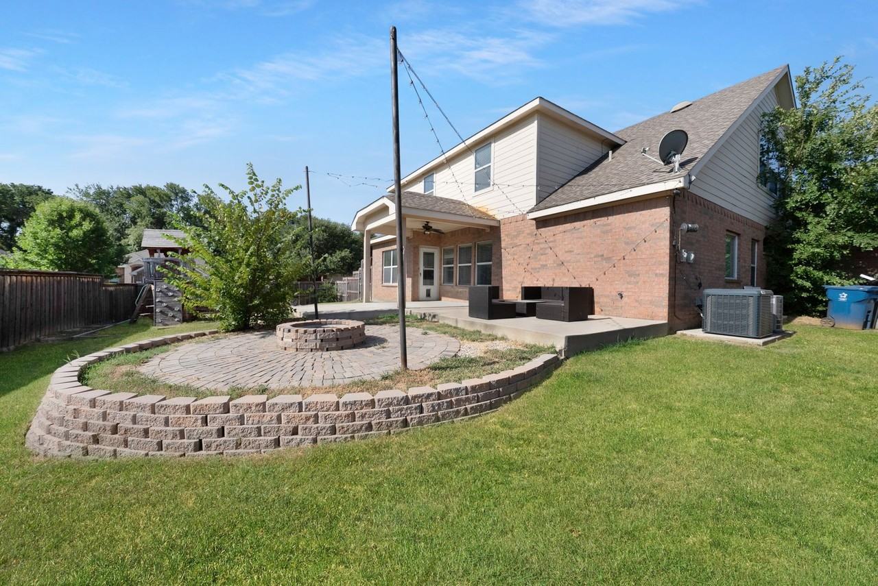 317 Sheridan Rd - Photo 6 of 50