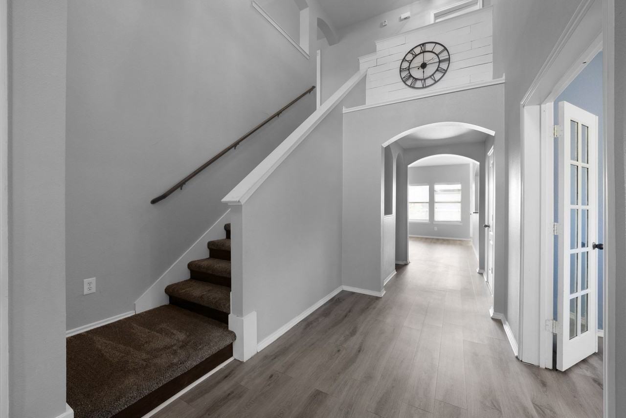 317 Sheridan Rd - Photo 7 of 50