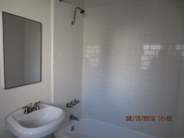 1305 N Laurel Ave #209 - Photo 6 of 8