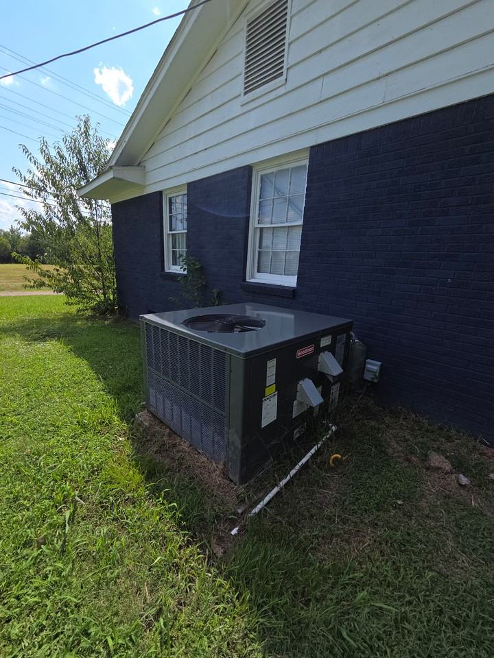 1387 E Jefferson St #NA - Photo 3 of 33