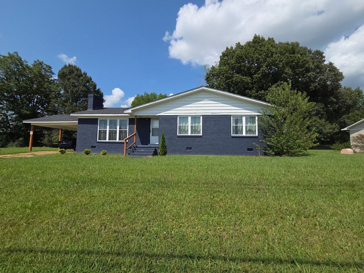 1387 E Jefferson St #NA - Photo 4 of 33