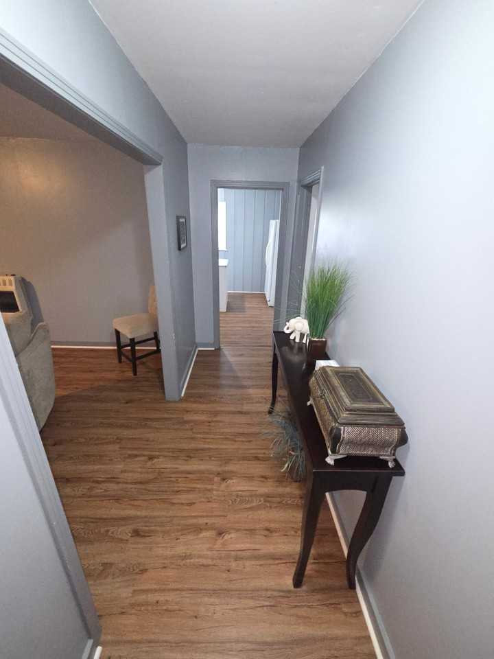 1387 E Jefferson St #NA - Photo 7 of 33