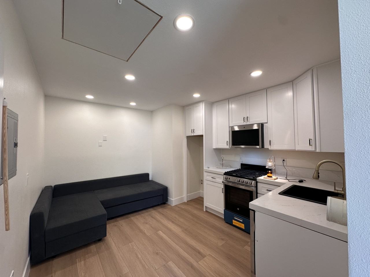 844 E Walnut Ave #B - Photo 6 of 12